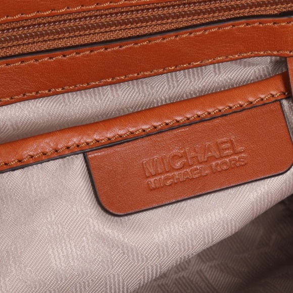 Michael Kors Fulton Large Logo Shoulder Bag - Picture 7 of 7